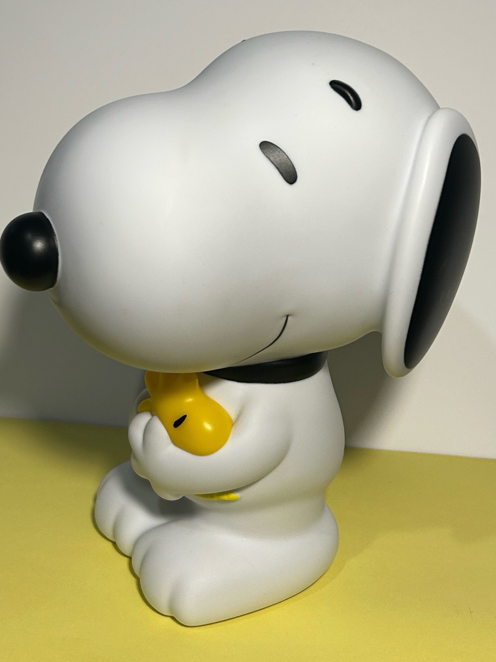 Snoopy 9 inch Figural Bank
2024 Peanuts World New wTags